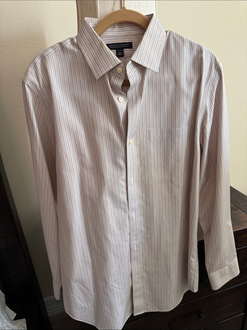 Large Banana Republic Men's Dress Shirt